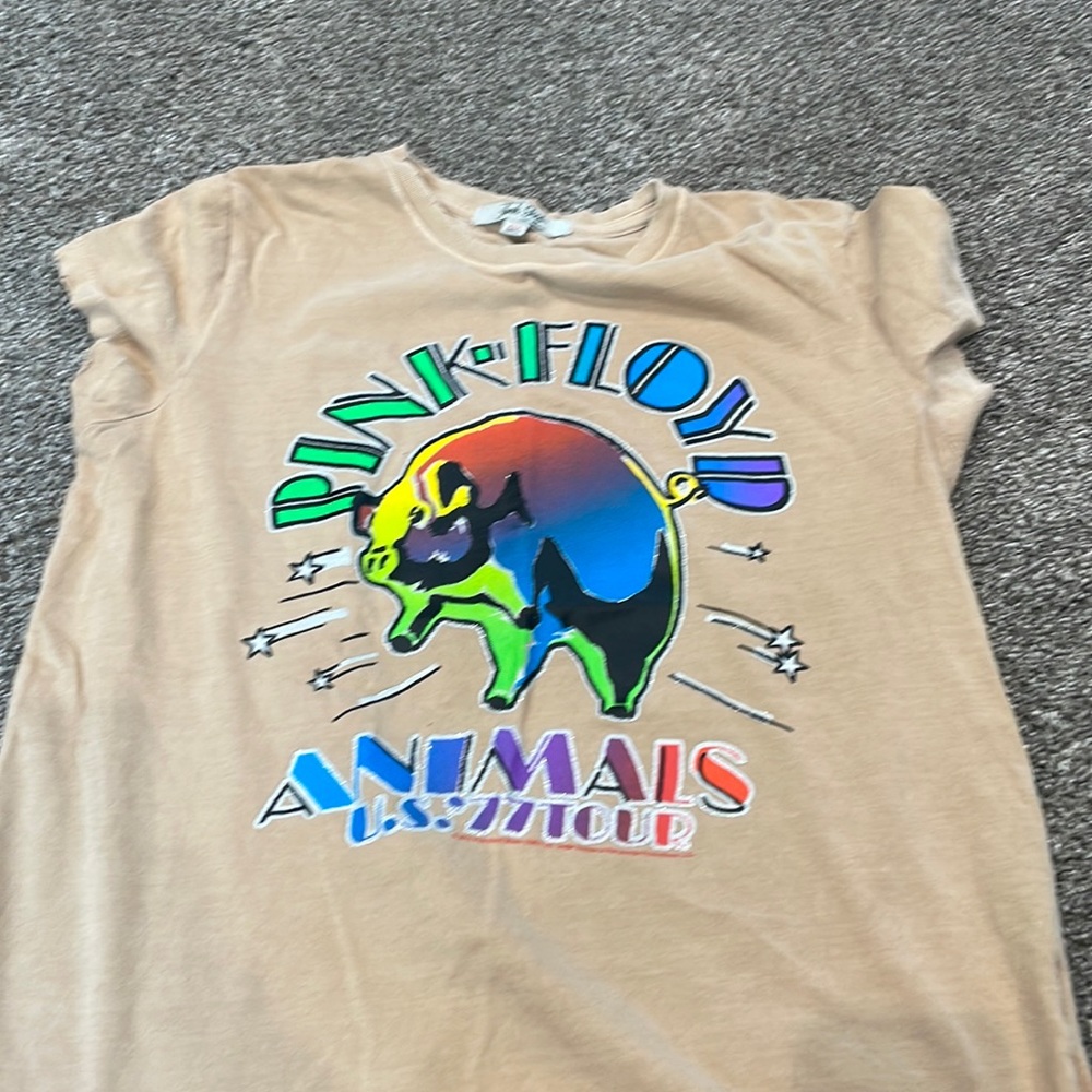 Graphic tee